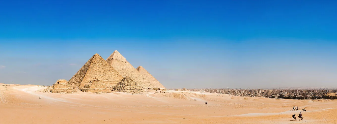 The Captivating History of the Pyramids of Giza