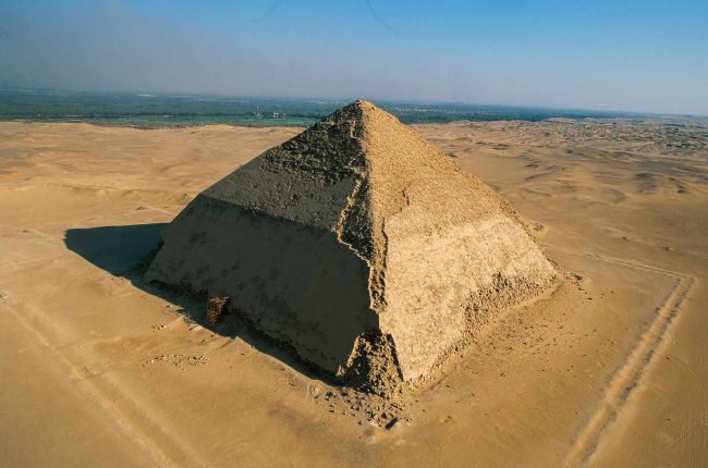 bent-pyramid-of-snefru--south-of-cairo--dahshur-necropolis--giza-governorate--egypt-615792964-5c7d8fe6c9e77c0001d19db4